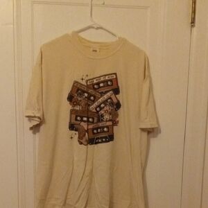 women XL Graphic Tee with country Cassette Tape Design